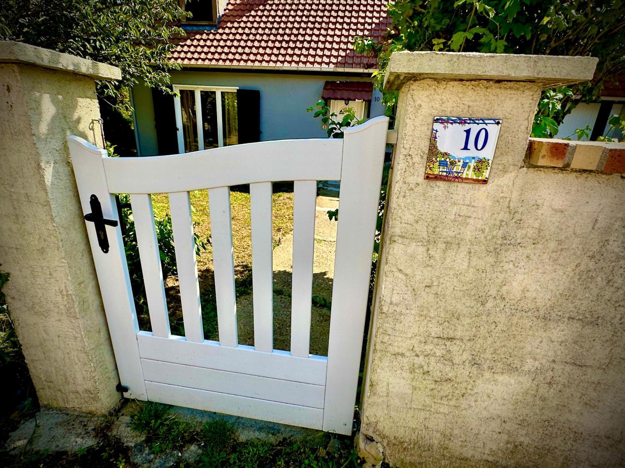 Vacation House In Quiet Village Congerville-Thionville Exteriör bild